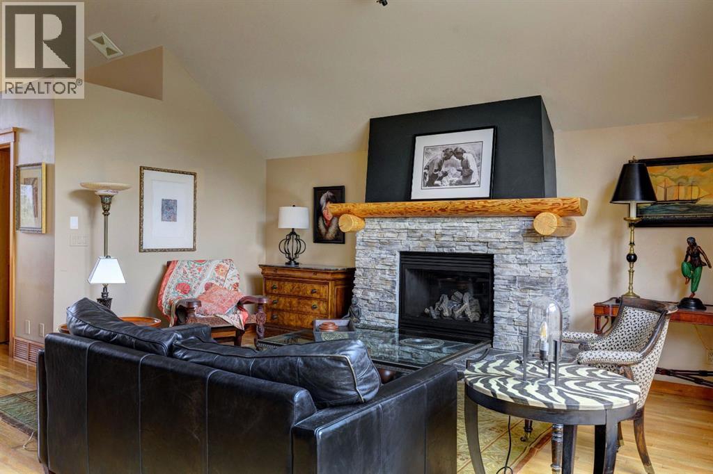 207 Miskow Close, Canmore, Alberta  T1W 3G7 - Photo 6 - A2214778