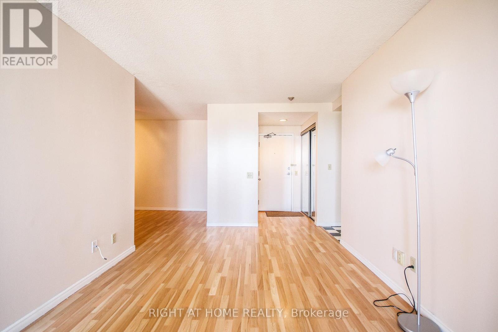 1610 - 7 Bishop Avenue, Toronto, Ontario  M2M 4J4 - Photo 12 - C12526636