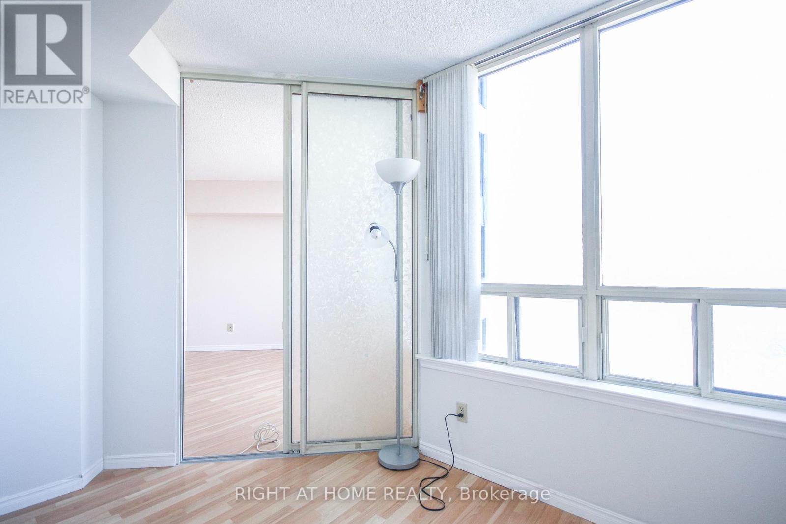 1610 - 7 Bishop Avenue, Toronto, Ontario  M2M 4J4 - Photo 18 - C12526636