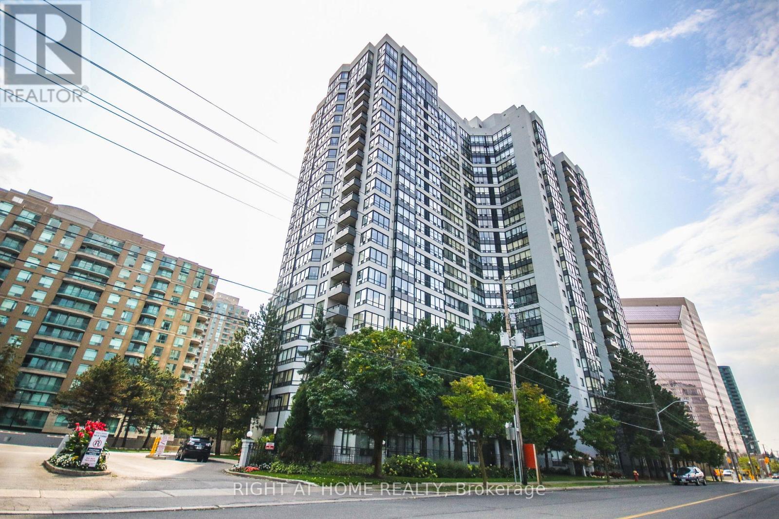 1610 - 7 Bishop Avenue, Toronto, Ontario  M2M 4J4 - Photo 2 - C12526636
