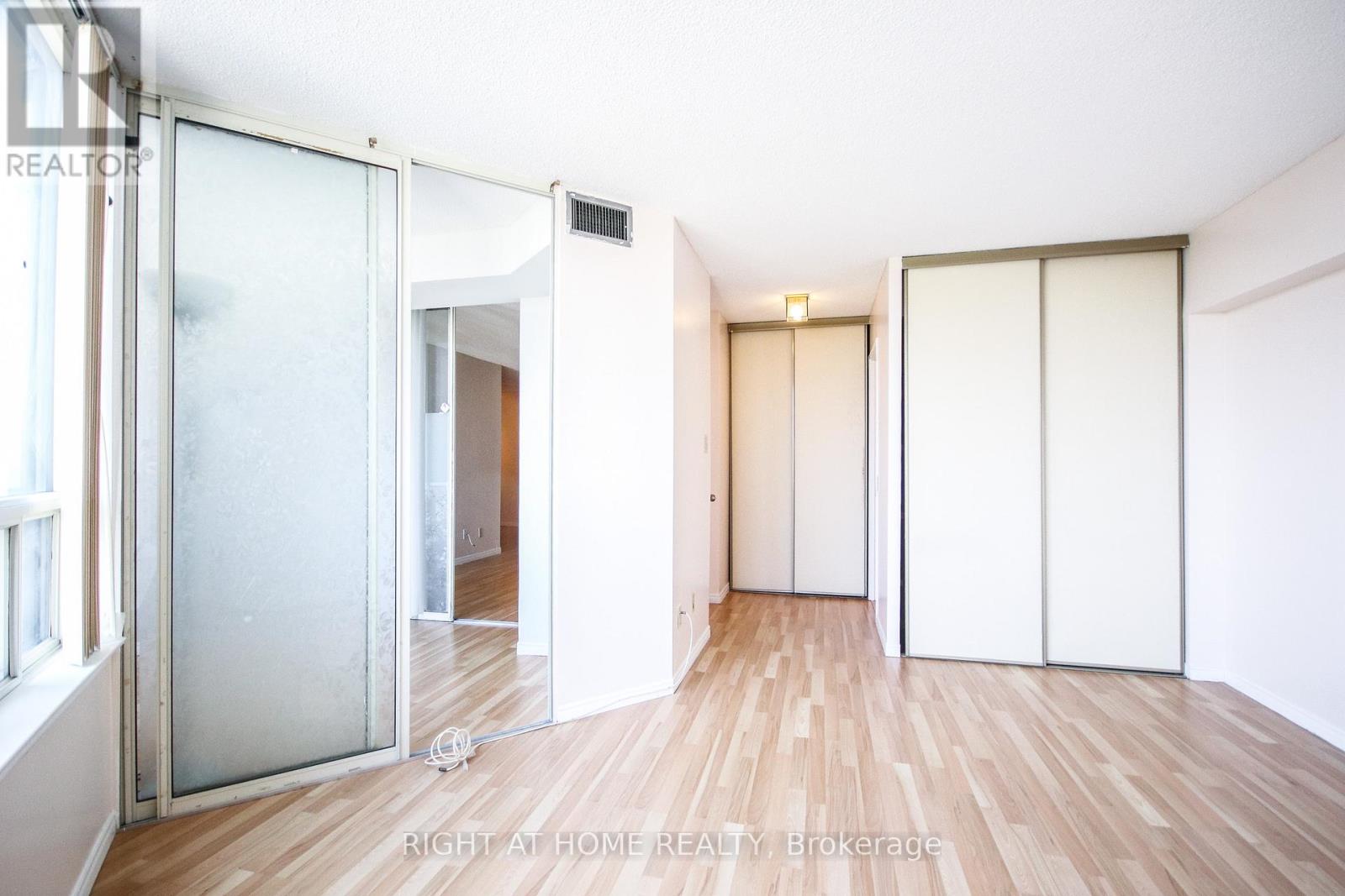 1610 - 7 Bishop Avenue, Toronto, Ontario  M2M 4J4 - Photo 20 - C12526636