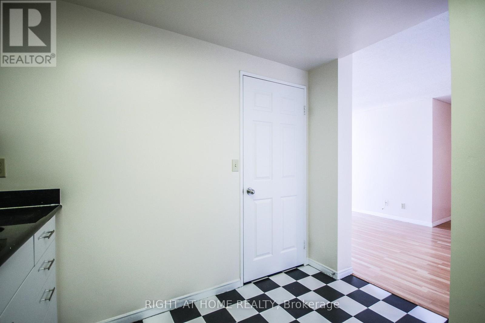1610 - 7 Bishop Avenue, Toronto, Ontario  M2M 4J4 - Photo 27 - C12526636