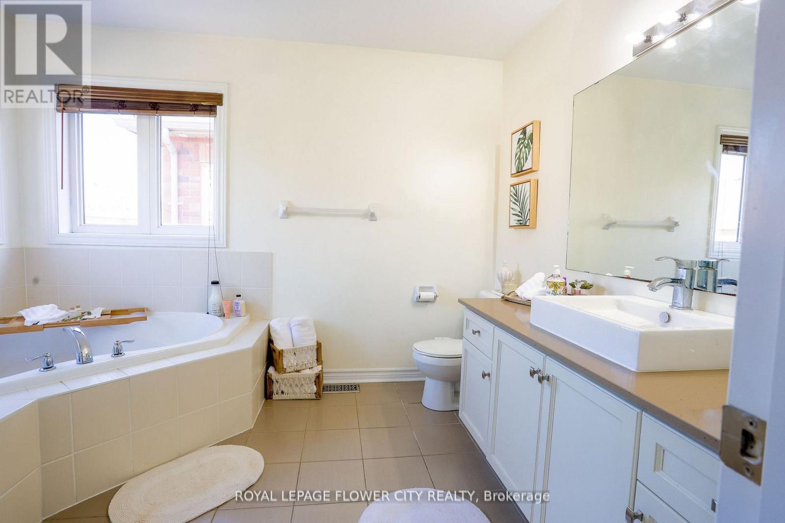 19 Teal Crest Circle, Brampton, Ontario  L6X 2Z6 - Photo 22 - W12491168