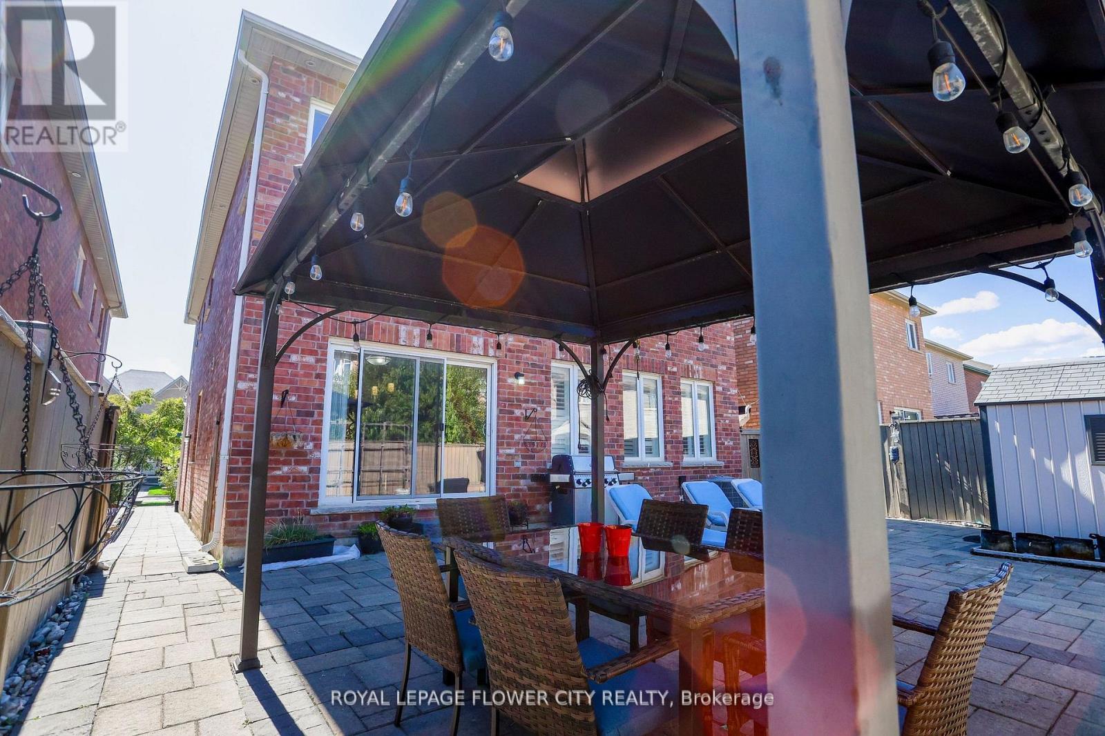 19 Teal Crest Circle, Brampton, Ontario  L6X 2Z6 - Photo 16 - W12491168