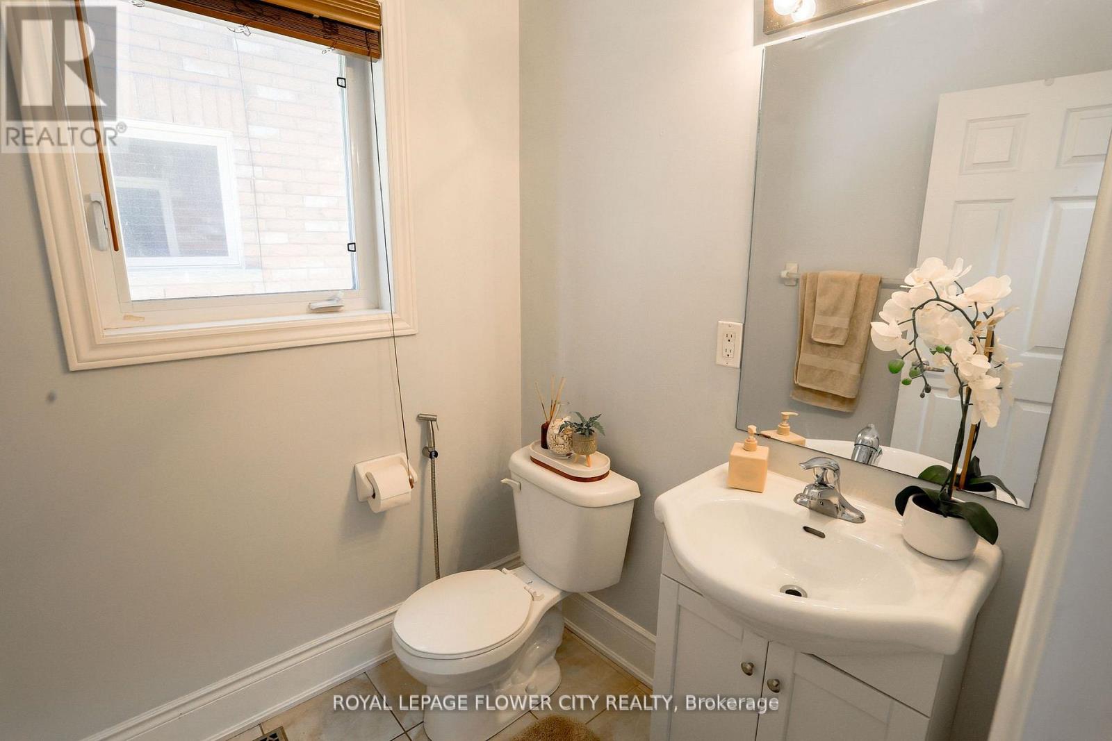 19 Teal Crest Circle, Brampton, Ontario  L6X 2Z6 - Photo 18 - W12491168