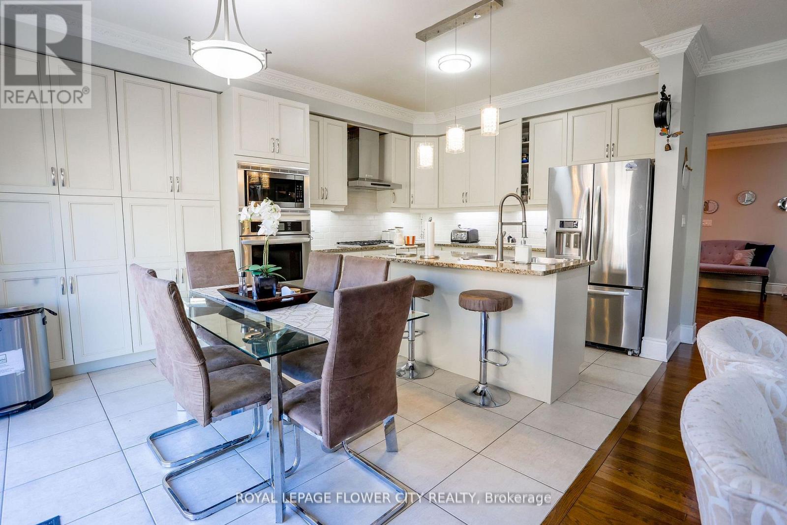 19 Teal Crest Circle, Brampton, Ontario  L6X 2Z6 - Photo 13 - W12491168