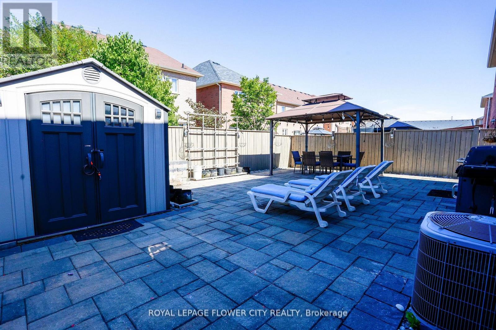 19 Teal Crest Circle, Brampton, Ontario  L6X 2Z6 - Photo 15 - W12491168