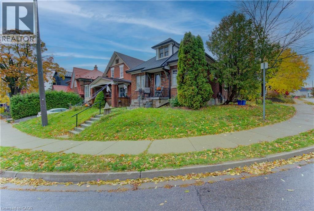 61 Gruhn Street, Kitchener, Ontario N2G 1S5 - Photo 4 - 40785764