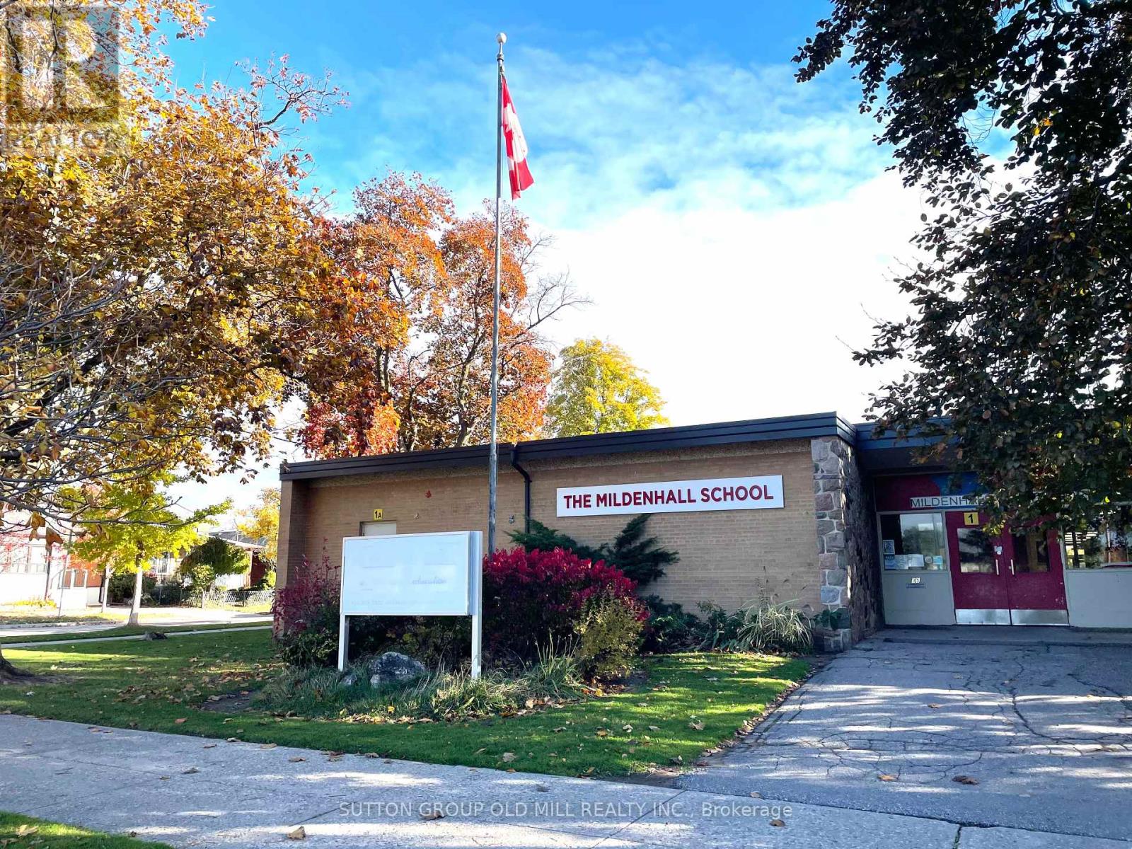 36 Alden Avenue, Toronto, Ontario  M8Z 1C5 - Photo 14 - W12526614