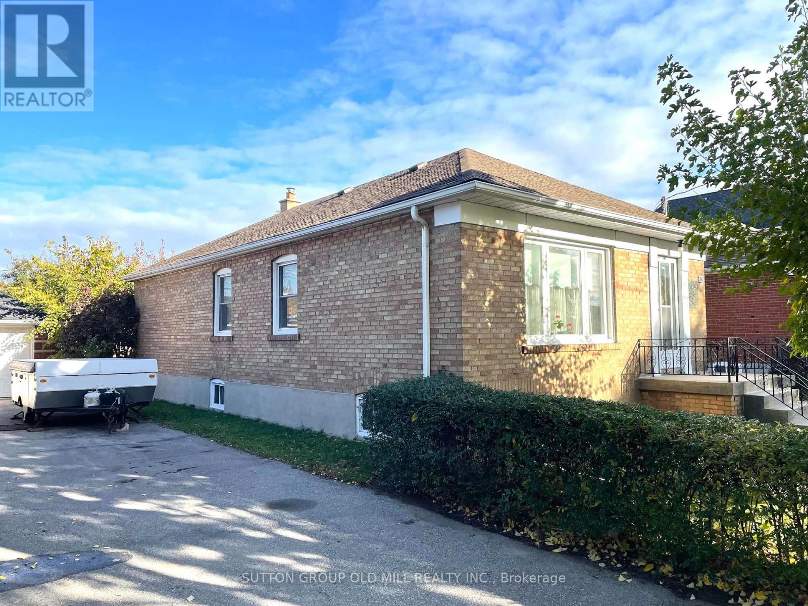 36 Alden Avenue, Toronto, Ontario  M8Z 1C5 - Photo 5 - W12526614