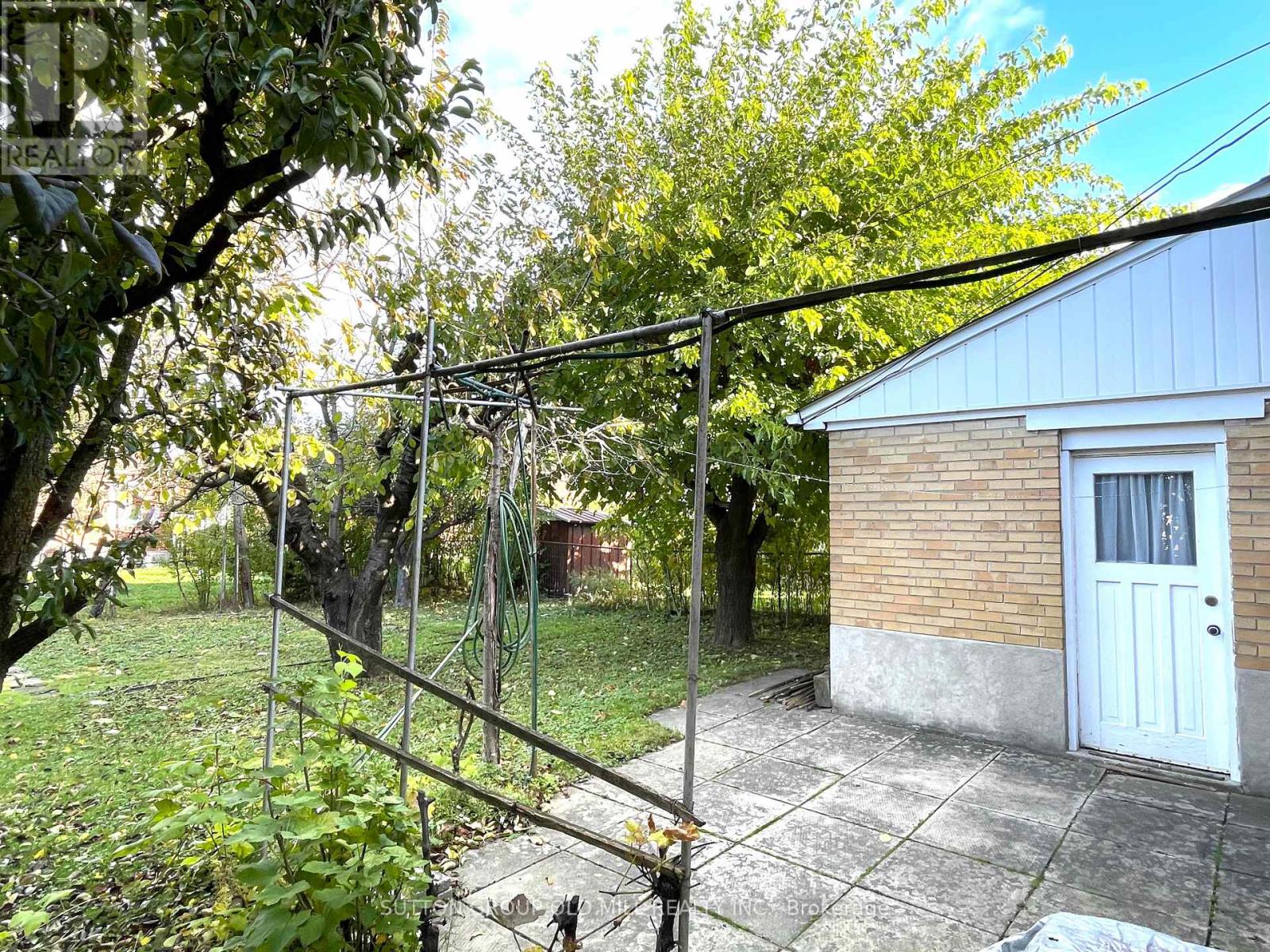 36 Alden Avenue, Toronto, Ontario  M8Z 1C5 - Photo 6 - W12526614