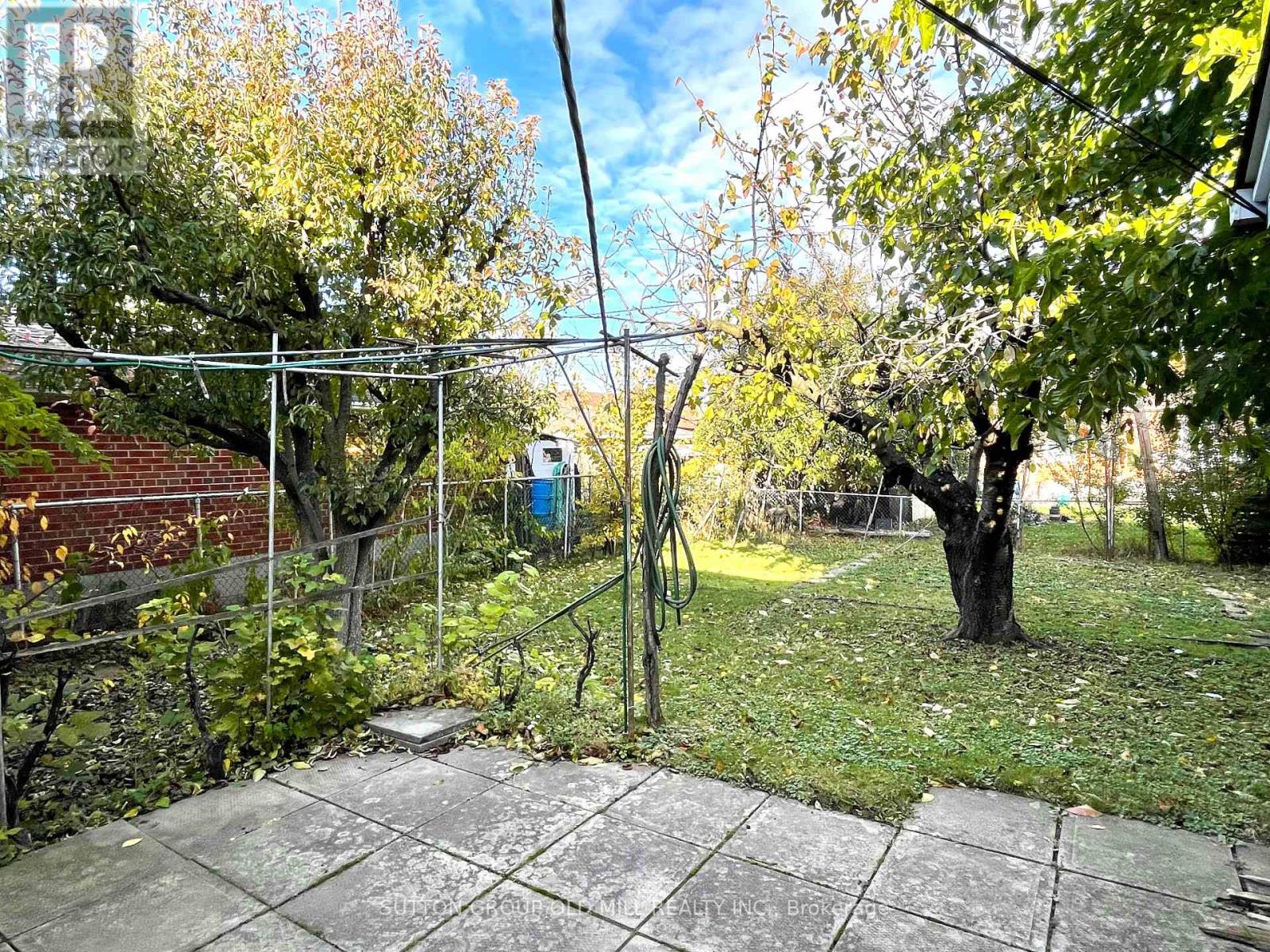 36 Alden Avenue, Toronto, Ontario  M8Z 1C5 - Photo 8 - W12526614