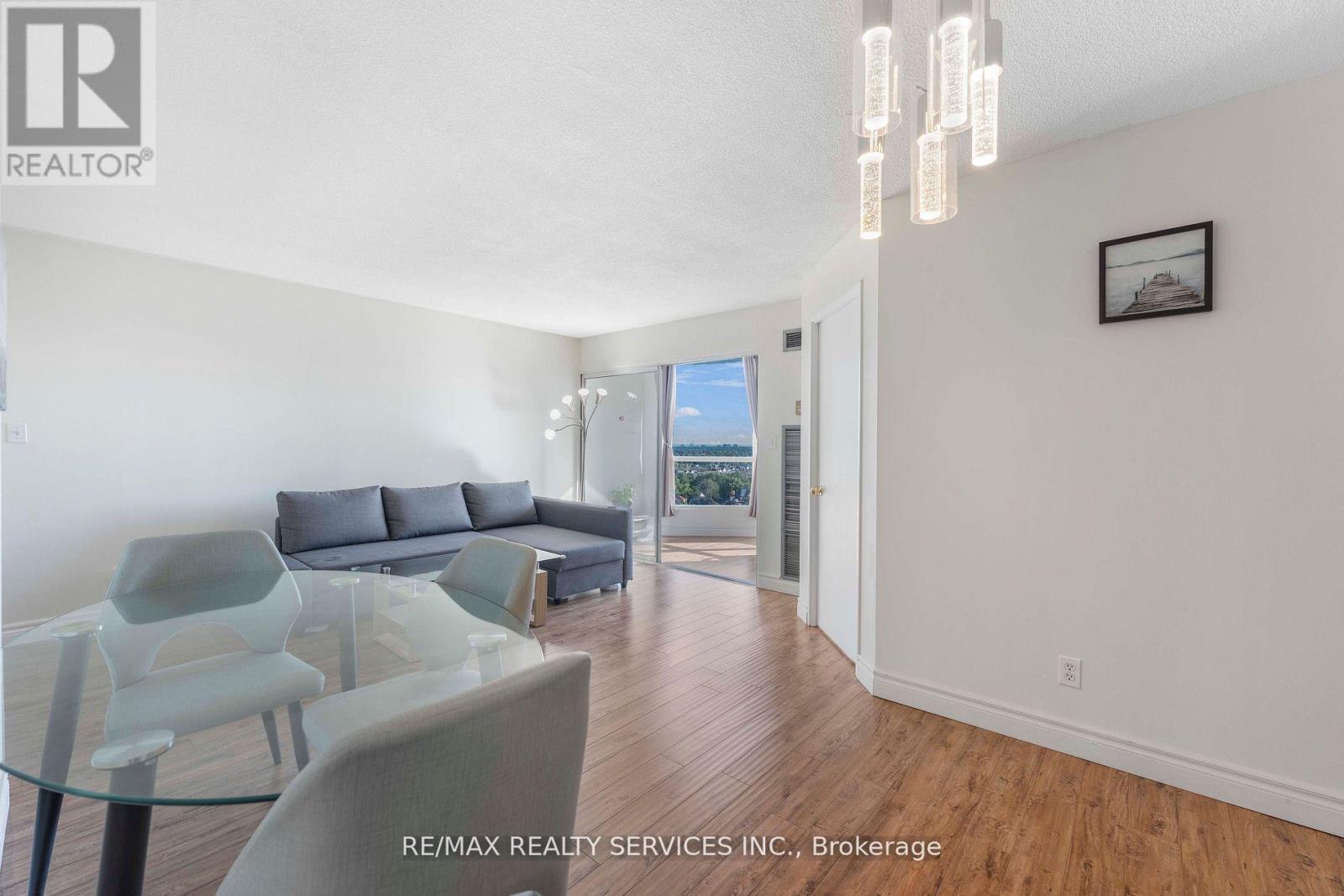 1202 - 145 Hillcrest Avenue, Mississauga, Ontario  L5B 3Z1 - Photo 15 - W12526618