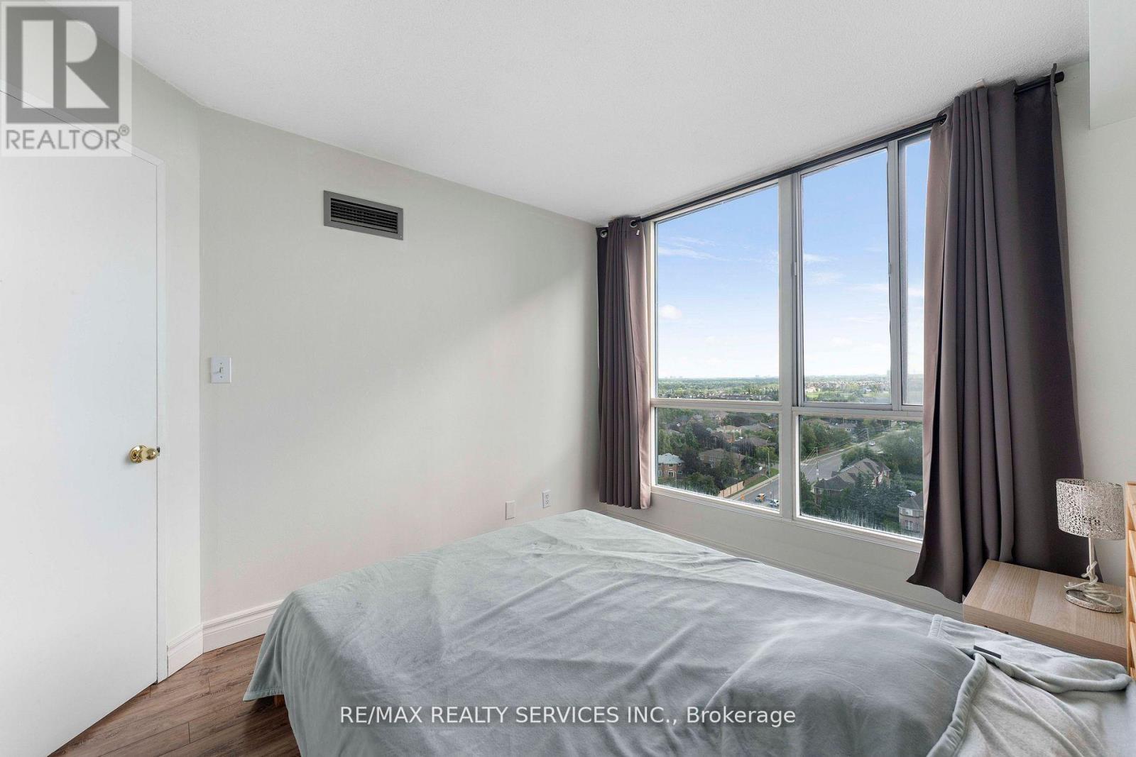 1202 - 145 Hillcrest Avenue, Mississauga, Ontario  L5B 3Z1 - Photo 26 - W12526618