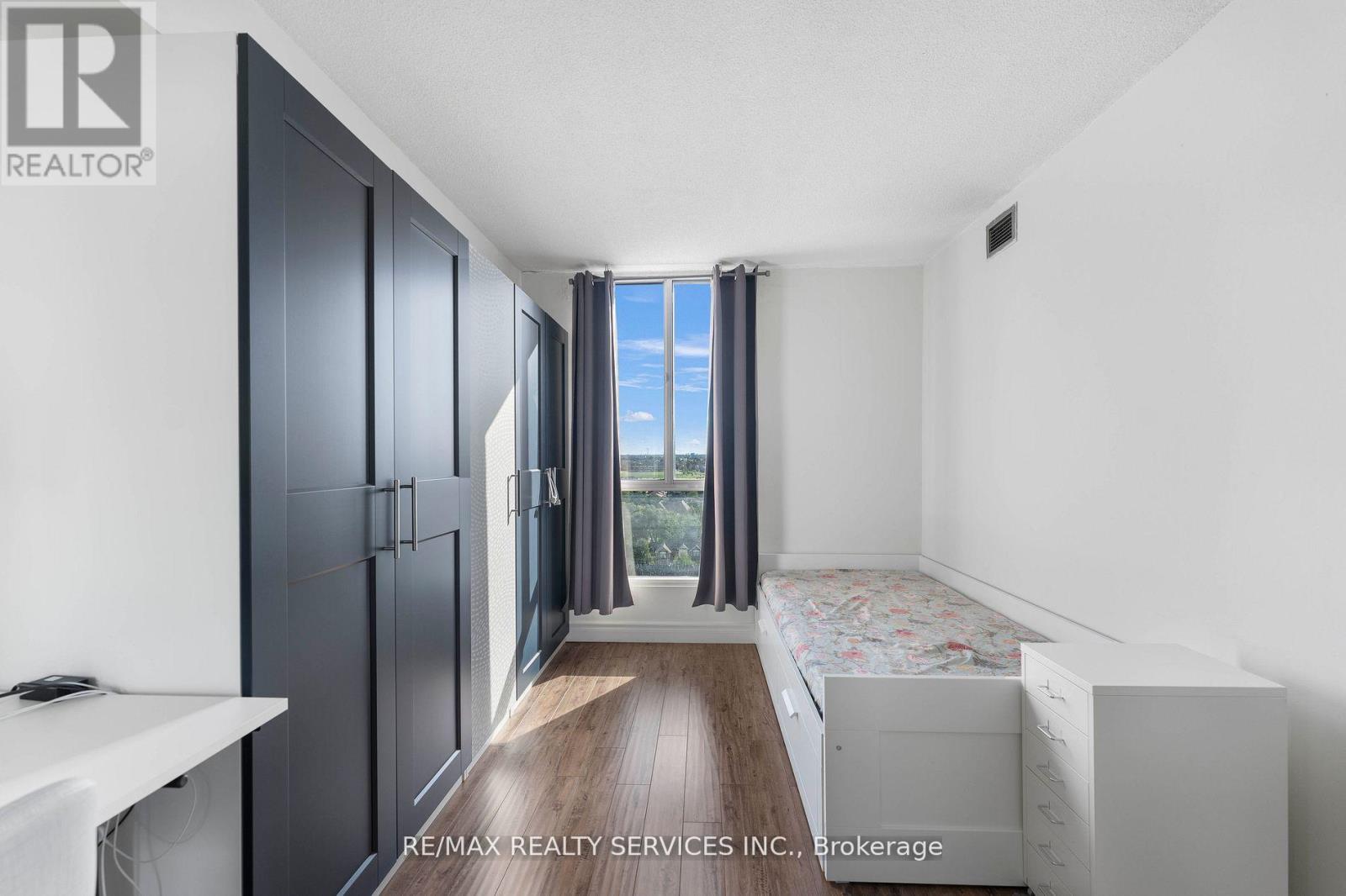 1202 - 145 Hillcrest Avenue, Mississauga, Ontario  L5B 3Z1 - Photo 30 - W12526618