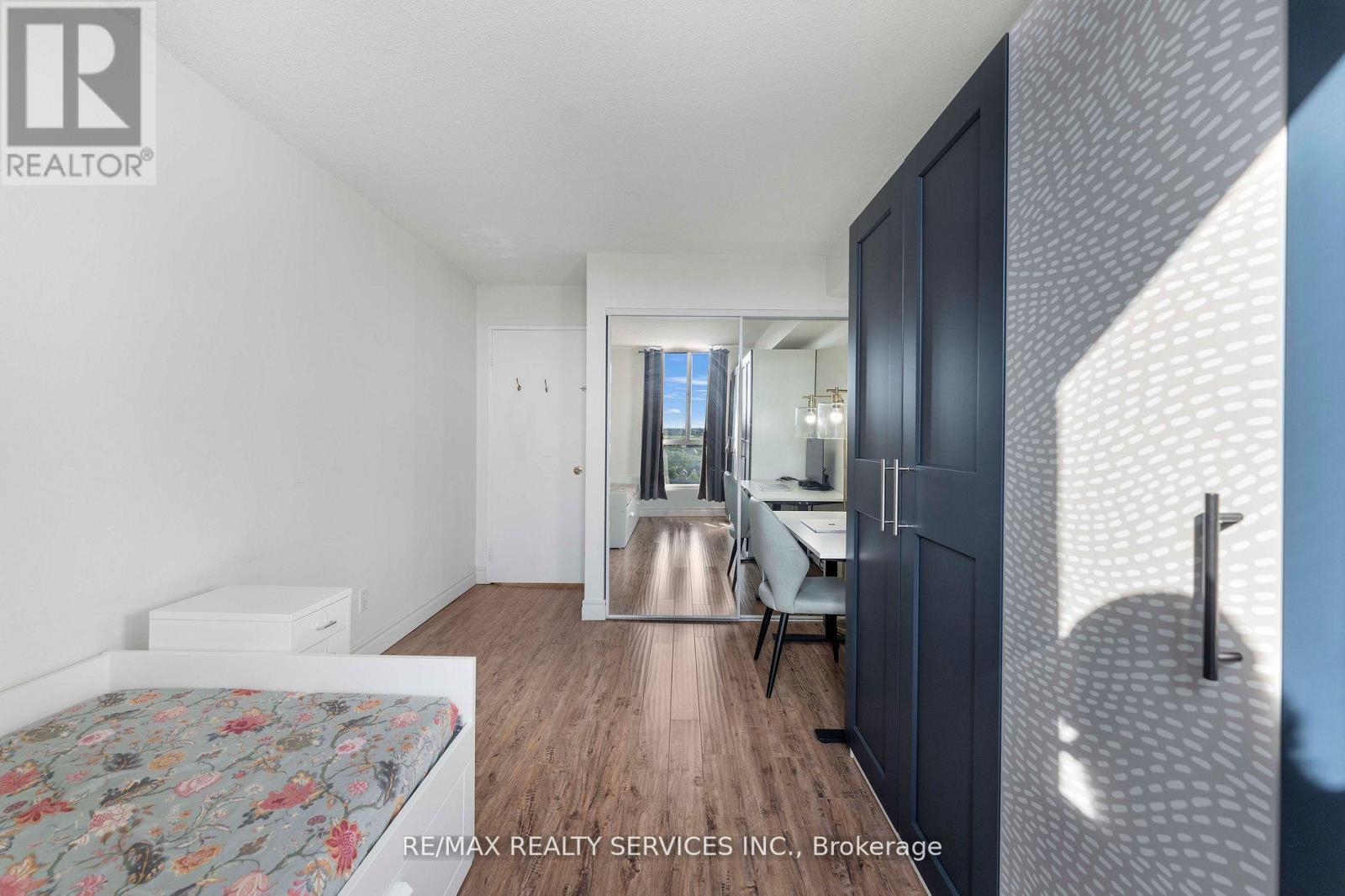 1202 - 145 Hillcrest Avenue, Mississauga, Ontario  L5B 3Z1 - Photo 31 - W12526618