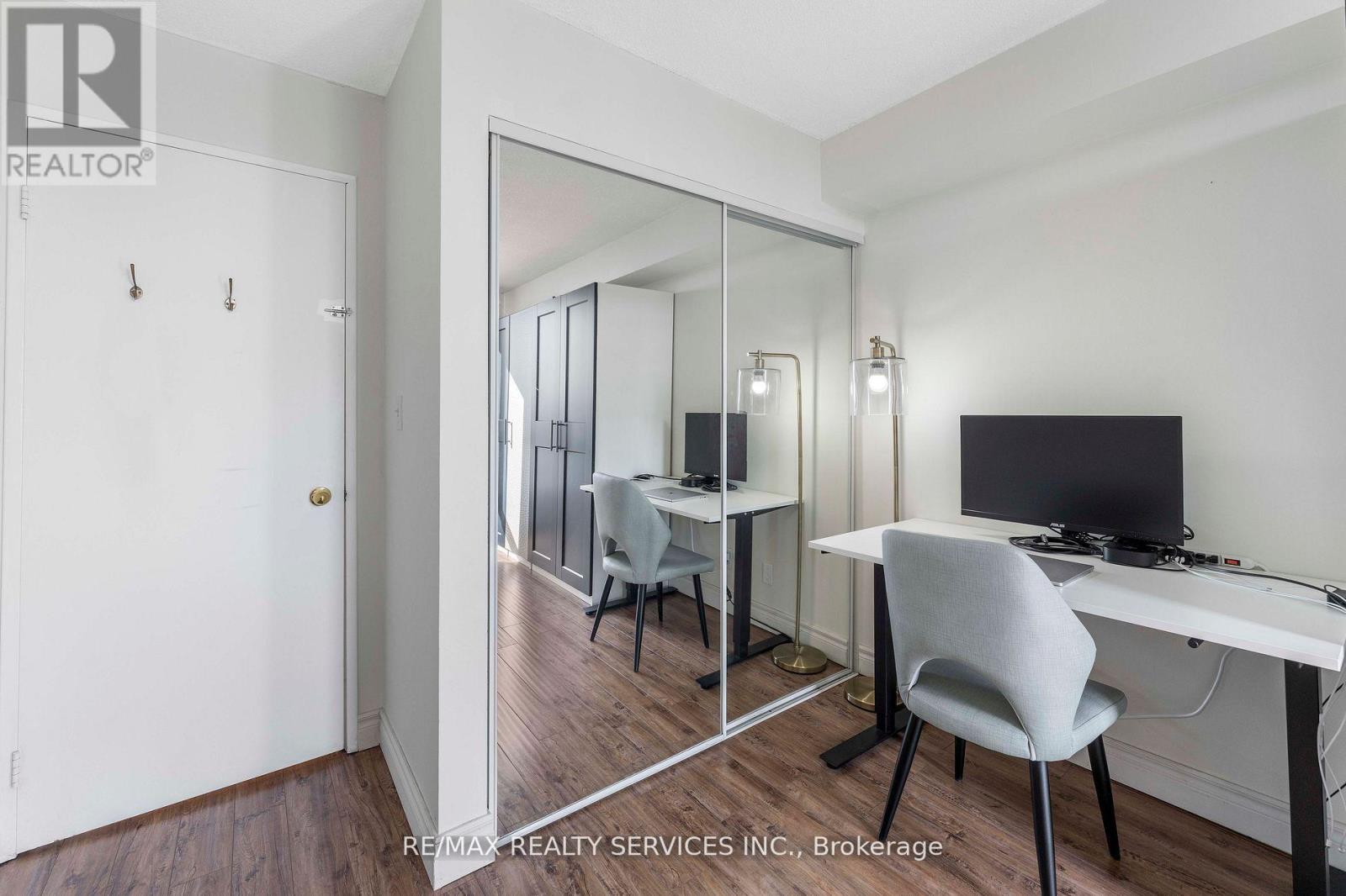 1202 - 145 Hillcrest Avenue, Mississauga, Ontario  L5B 3Z1 - Photo 32 - W12526618