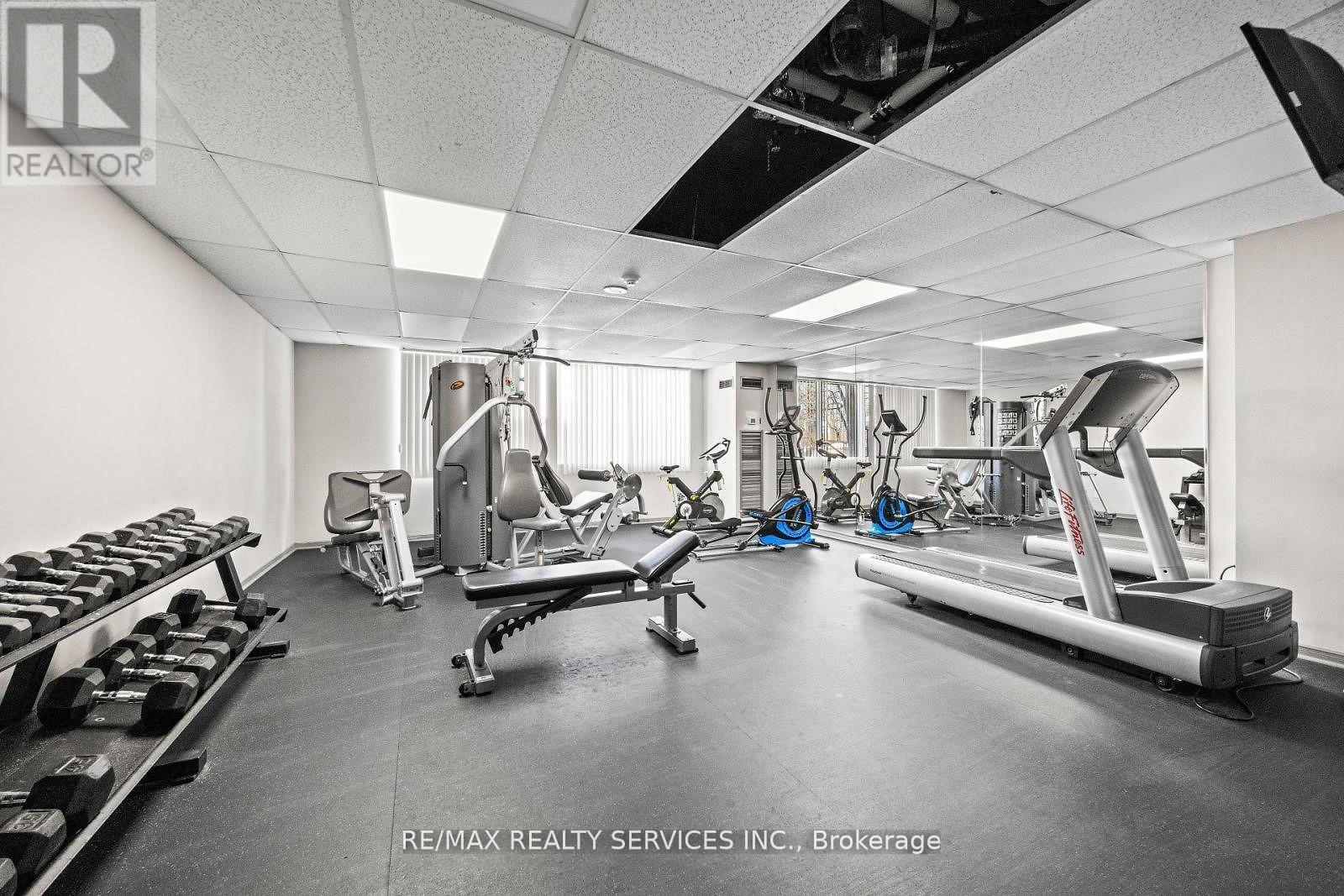 1202 - 145 Hillcrest Avenue, Mississauga, Ontario  L5B 3Z1 - Photo 37 - W12526618