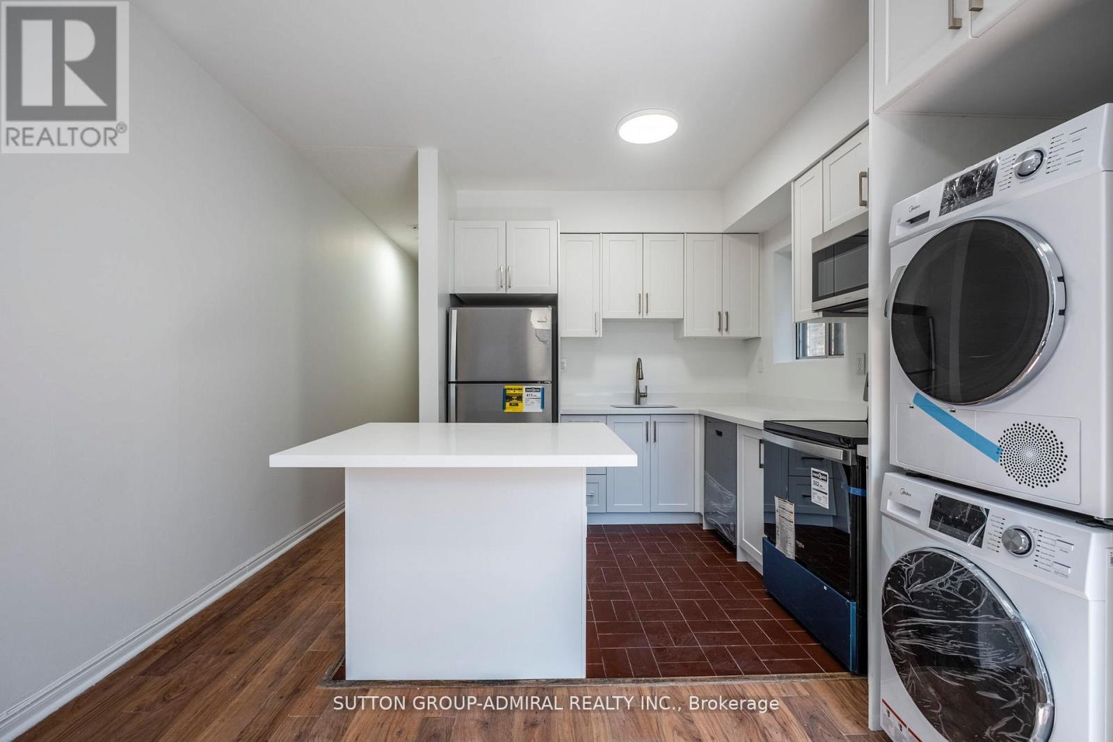 2 - 1969 Queen Street E, Toronto, Ontario M4L 1H9 - Photo 9 - E12525534