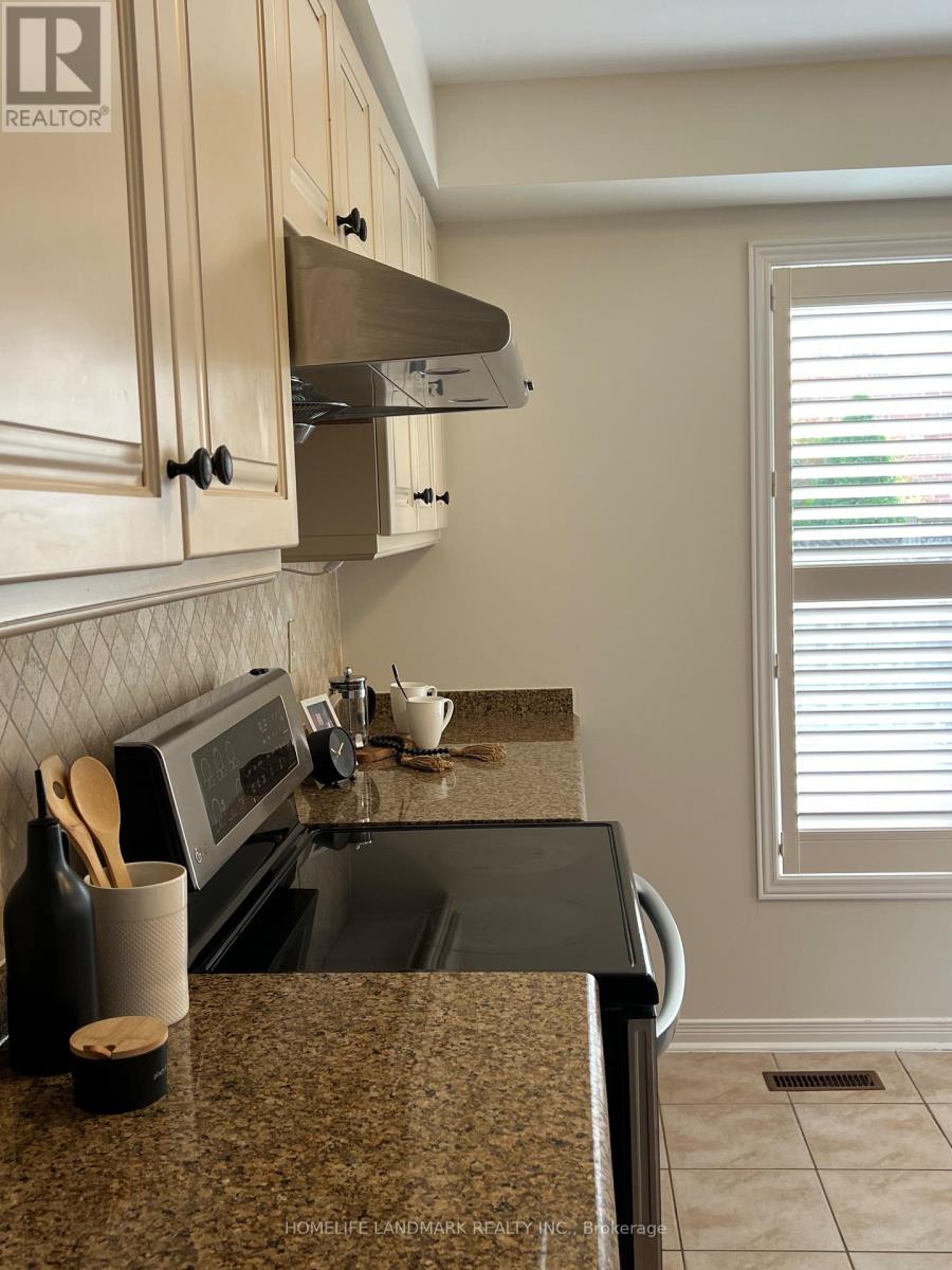 55 Quetico Drive, Richmond Hill, Ontario L4B 4J2 - Photo 12 - N12477066