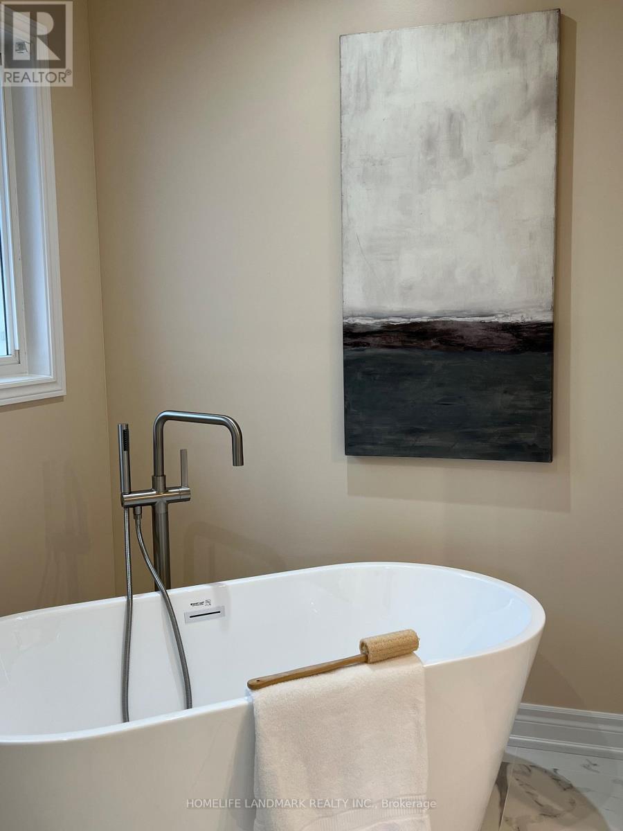 55 Quetico Drive, Richmond Hill, Ontario L4B 4J2 - Photo 25 - N12477066