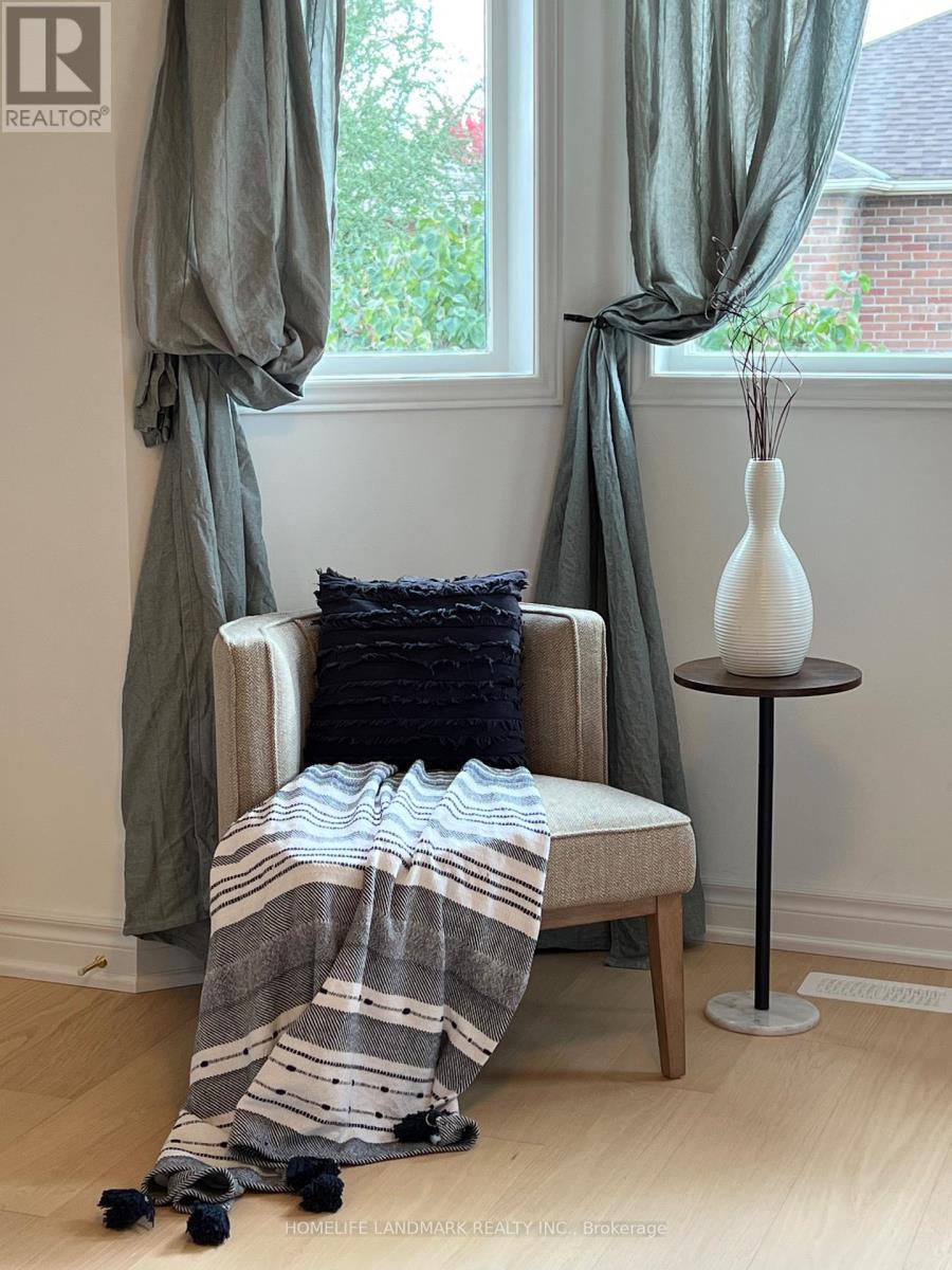 55 Quetico Drive, Richmond Hill, Ontario L4B 4J2 - Photo 23 - N12477066