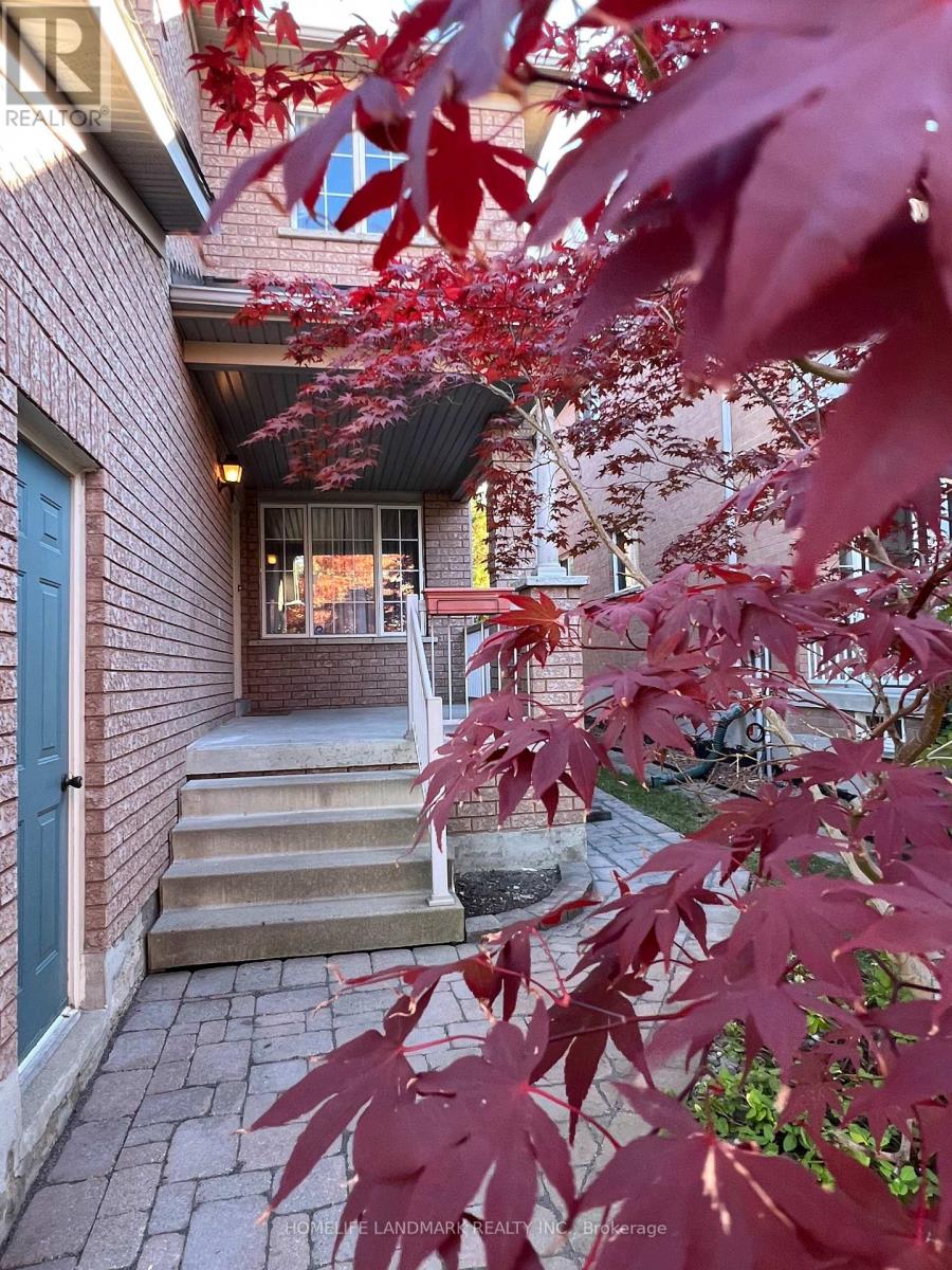 55 Quetico Drive, Richmond Hill, Ontario L4B 4J2 - Photo 3 - N12477066