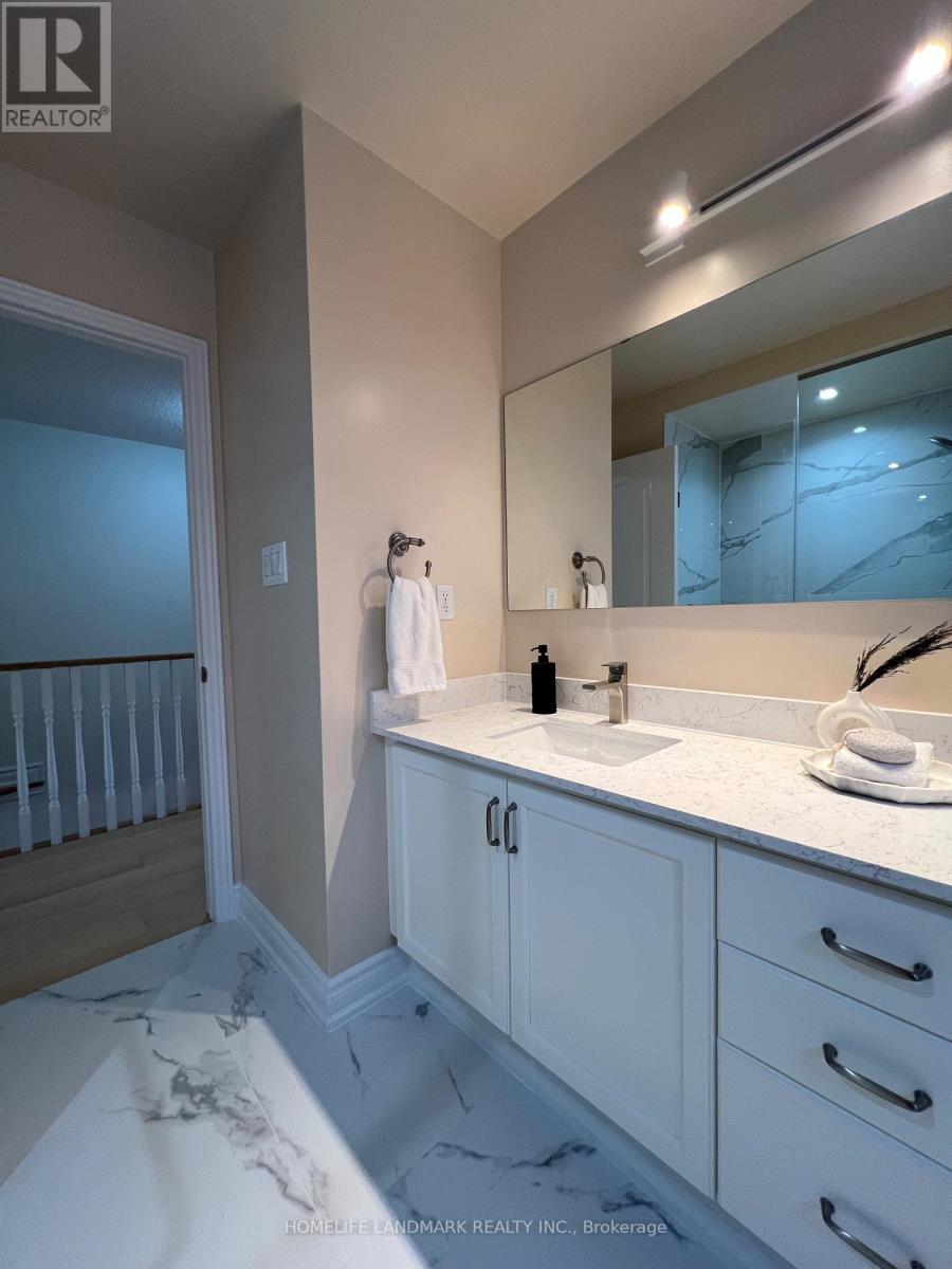 55 Quetico Drive, Richmond Hill, Ontario L4B 4J2 - Photo 29 - N12477066