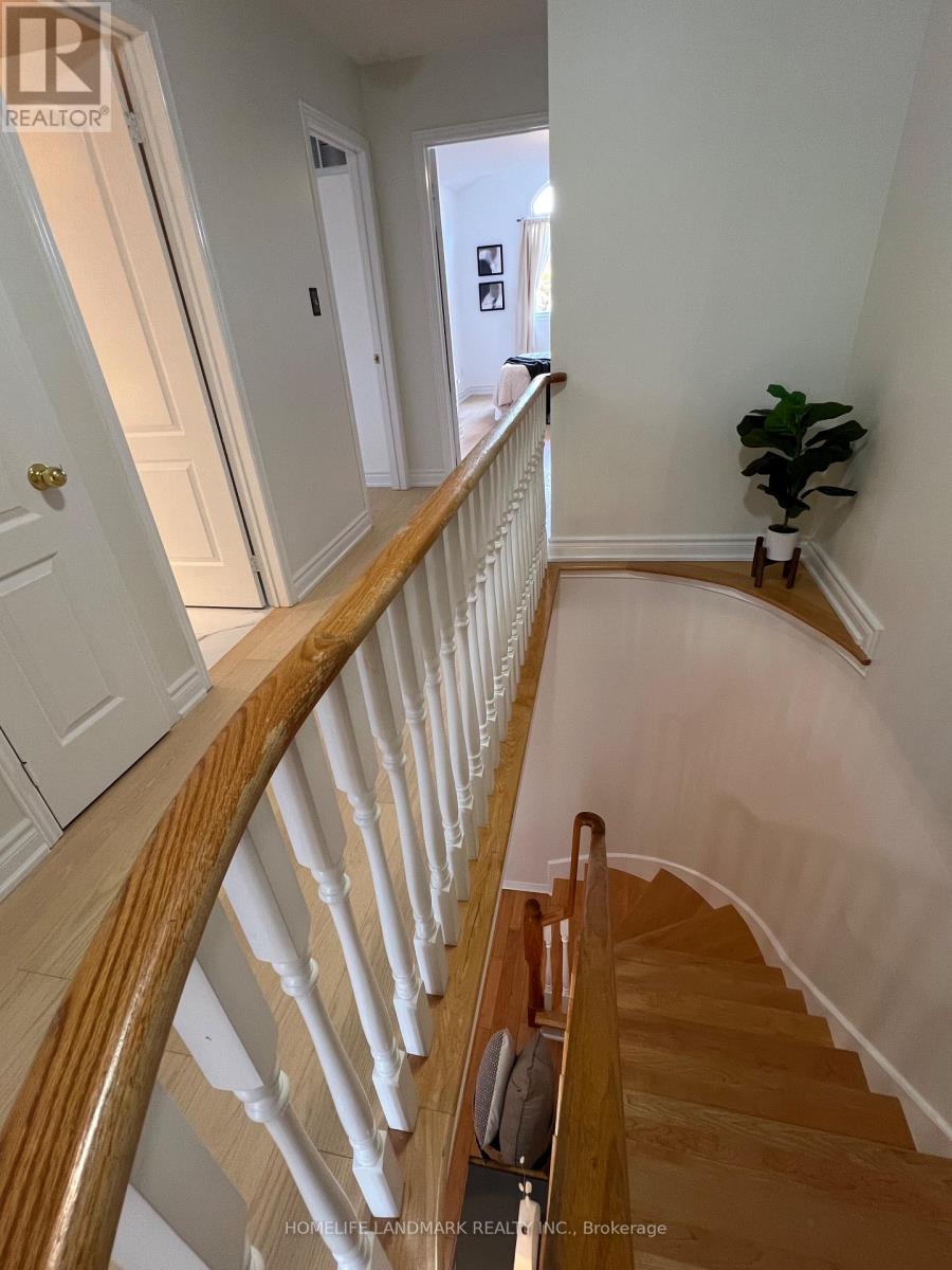 55 Quetico Drive, Richmond Hill, Ontario L4B 4J2 - Photo 33 - N12477066