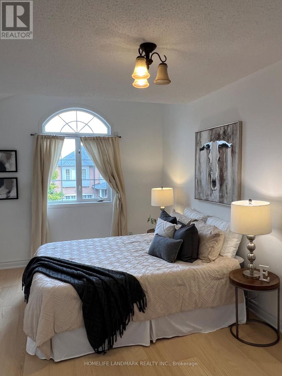 55 Quetico Drive, Richmond Hill, Ontario L4B 4J2 - Photo 32 - N12477066