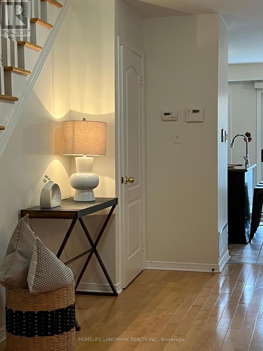 55 Quetico Drive, Richmond Hill, Ontario L4B 4J2 - Photo 8 - N12477066