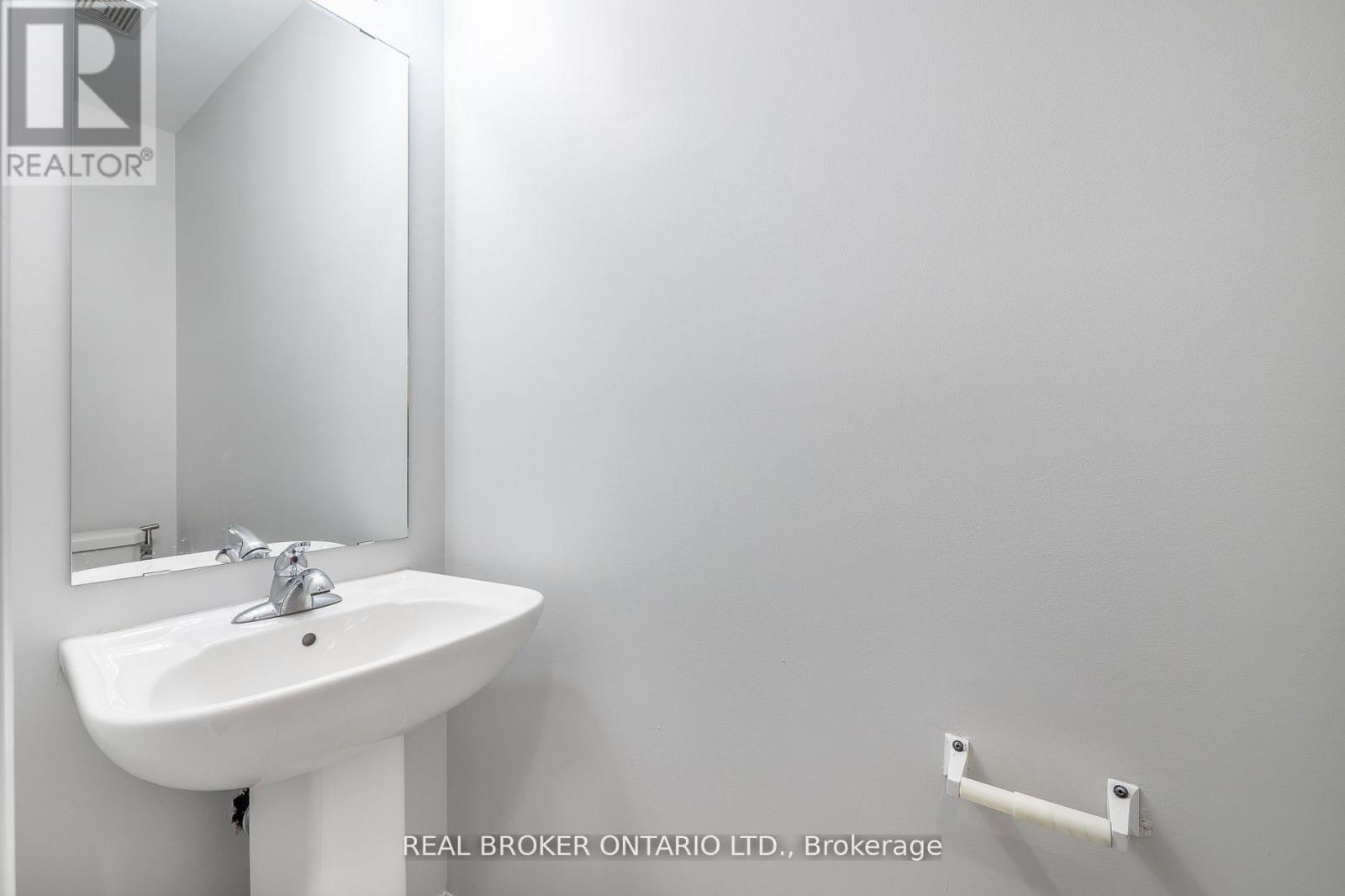 7 Ladybell Lane, Hamilton, Ontario L0R 1P0 - Photo 15 - X12472878