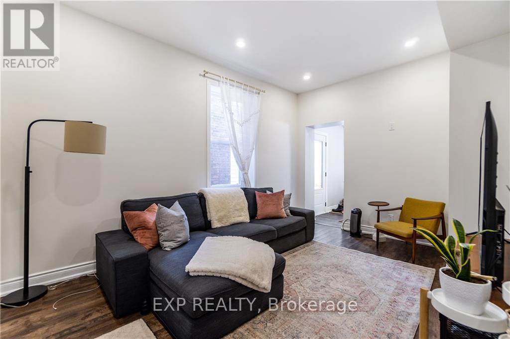 Main - 163 Wentworth Street N, Hamilton, Ontario L8L 5V6 - Photo 4 - X12484550