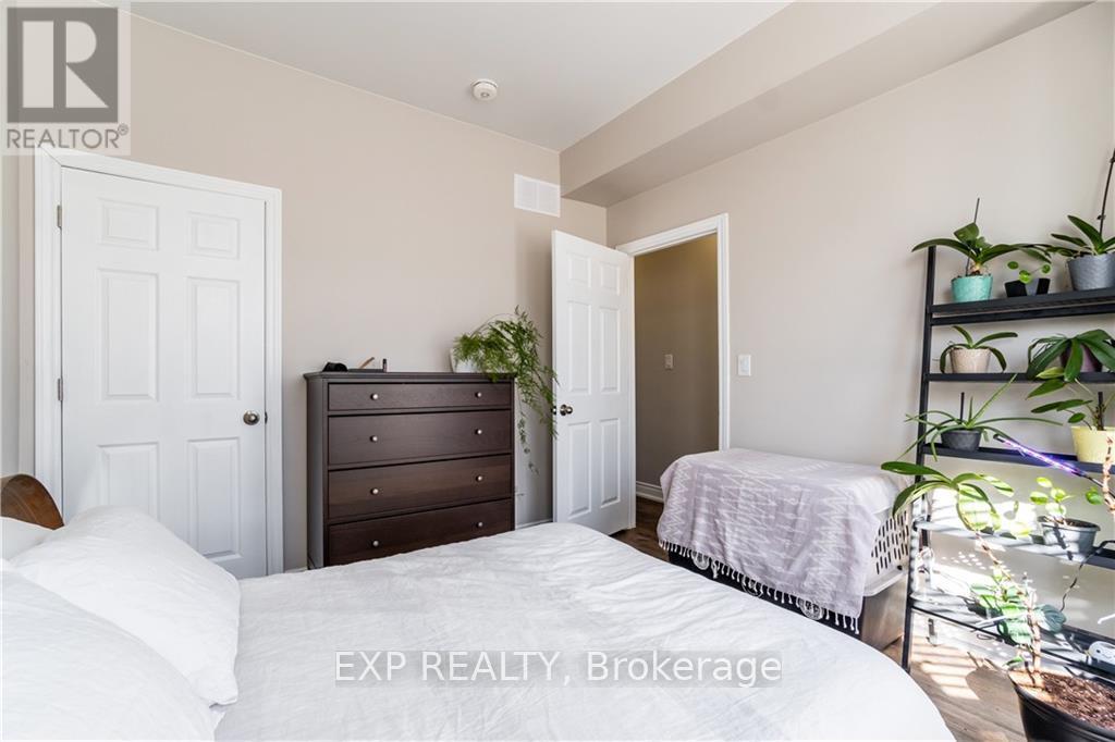 Main - 163 Wentworth Street N, Hamilton, Ontario L8L 5V6 - Photo 9 - X12484550