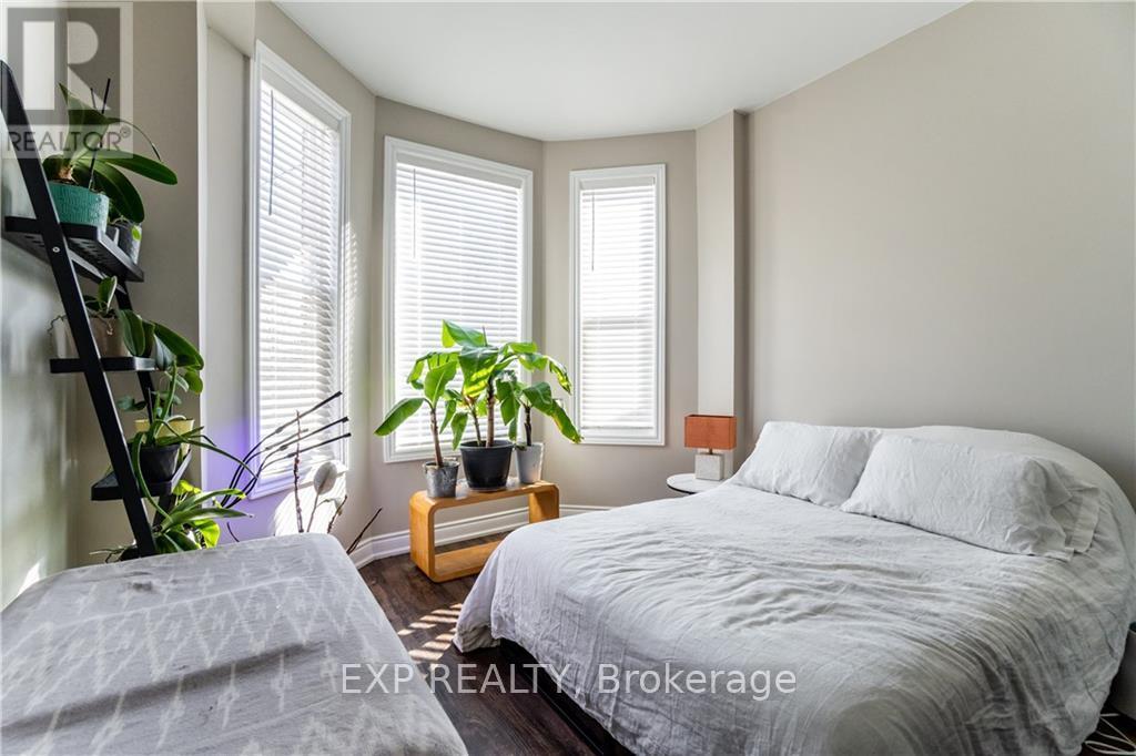 Main - 163 Wentworth Street N, Hamilton, Ontario L8L 5V6 - Photo 8 - X12484550