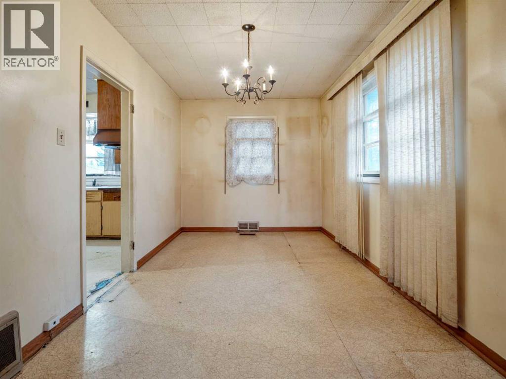 609 Stafford Drive, Lethbridge, Alberta  T2X 1W5 - Photo 8 - A2268639