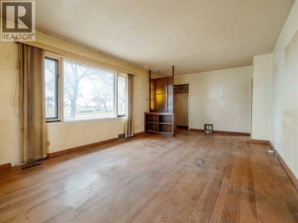 609 Stafford Drive, Lethbridge, Alberta  T2X 1W5 - Photo 6 - A2268639