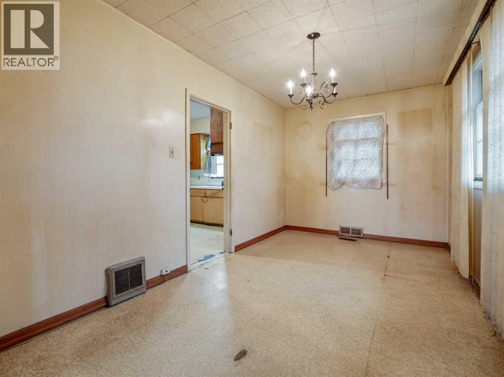 609 Stafford Drive, Lethbridge, Alberta  T2X 1W5 - Photo 7 - A2268639