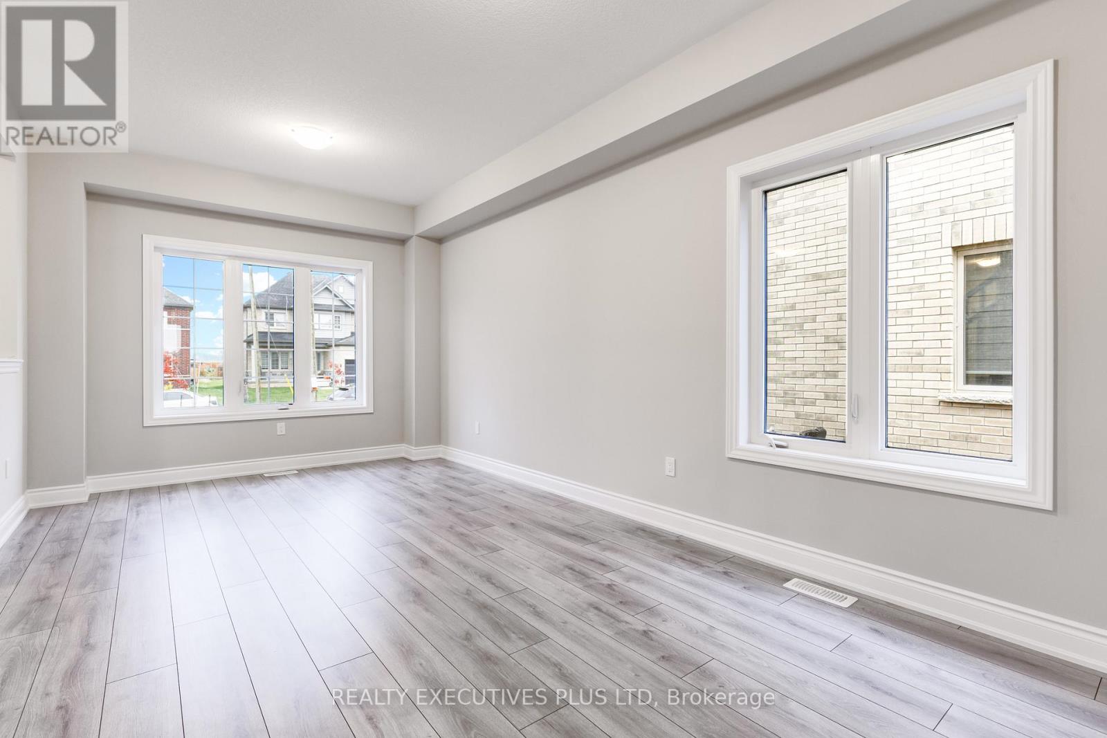 15 Venture Way, Thorold, Ontario  L2V 0G9 - Photo 13 - X12526646