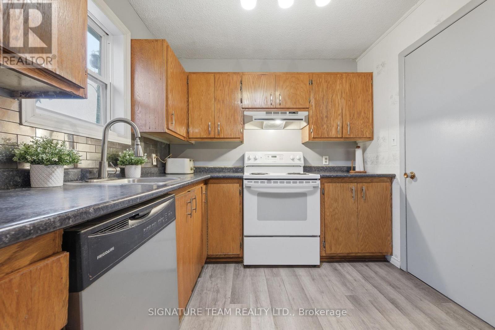 279 Jessie Street, Bonnechere Valley, Ontario K0J 1T0 - Photo 4 - X12526652