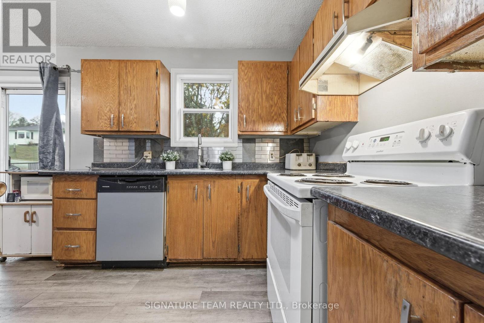 279 Jessie Street, Bonnechere Valley, Ontario K0J 1T0 - Photo 5 - X12526652