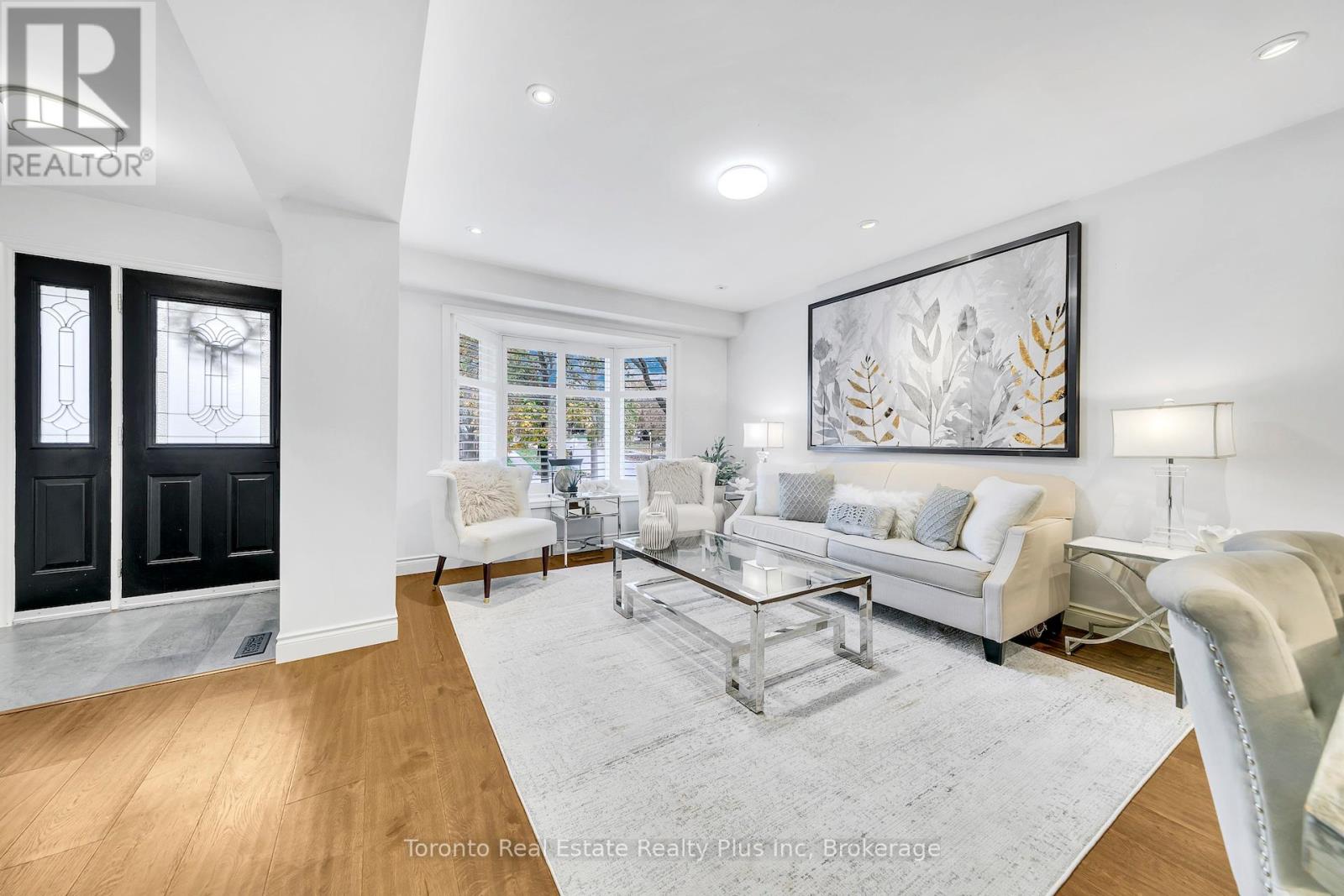 2797 Constable Road, Mississauga, Ontario L5J 1W6 - Photo 3 - W12480012