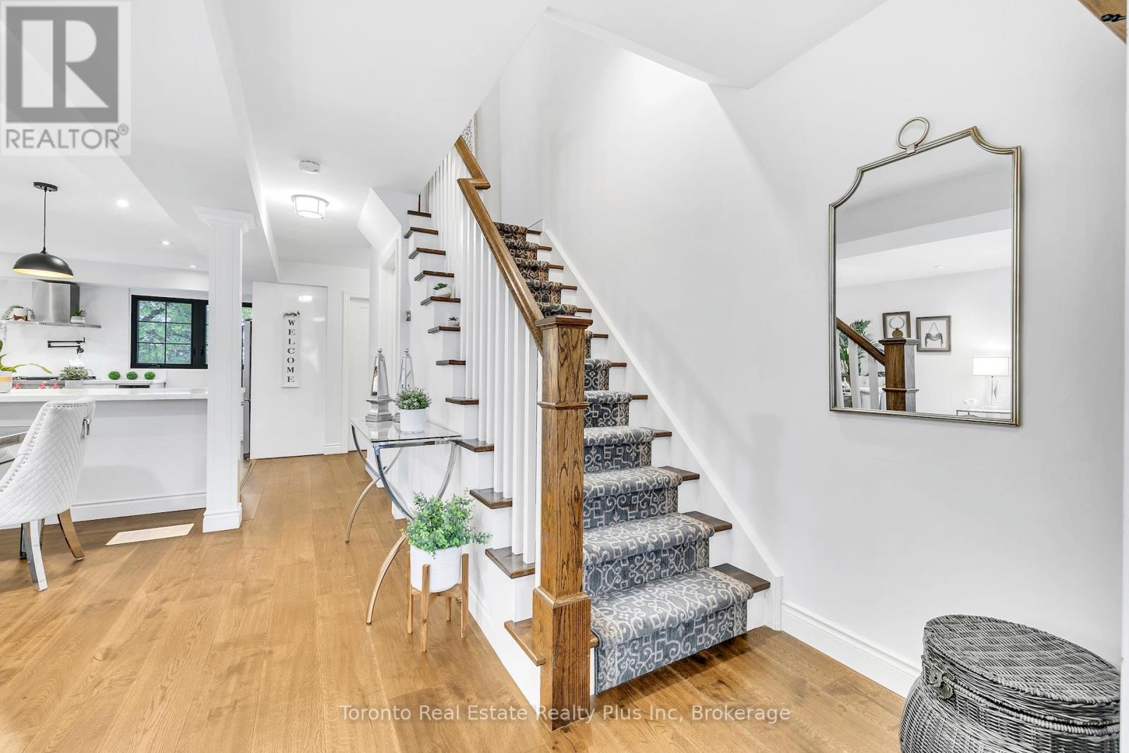 2797 Constable Road, Mississauga, Ontario L5J 1W6 - Photo 4 - W12480012