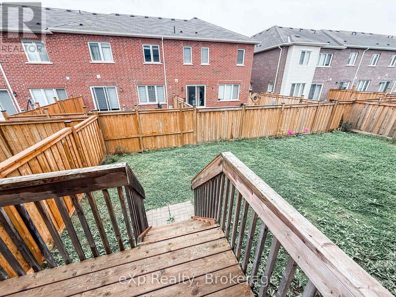 296 Murlock Heights, Milton, Ontario L9E 1C2 - Photo 12 - W12526666