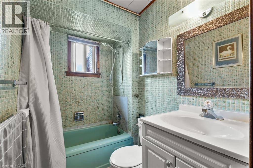 241 Robert Street, Hamilton, Ontario  L8L 2R2 - Photo 19 - 40784748