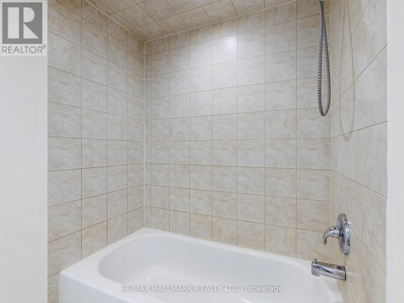 138 Armitage Drive, Newmarket, Ontario L3Y 5L7 - Photo 44 - N12520452