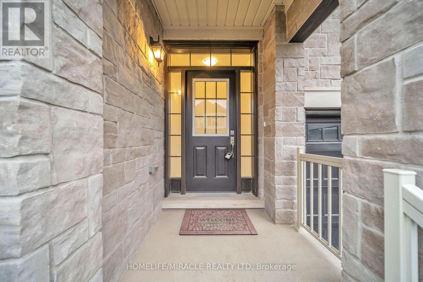 1536 Buttercup Court, Milton, Ontario L9E 2G3 - Photo 2 - W12523242