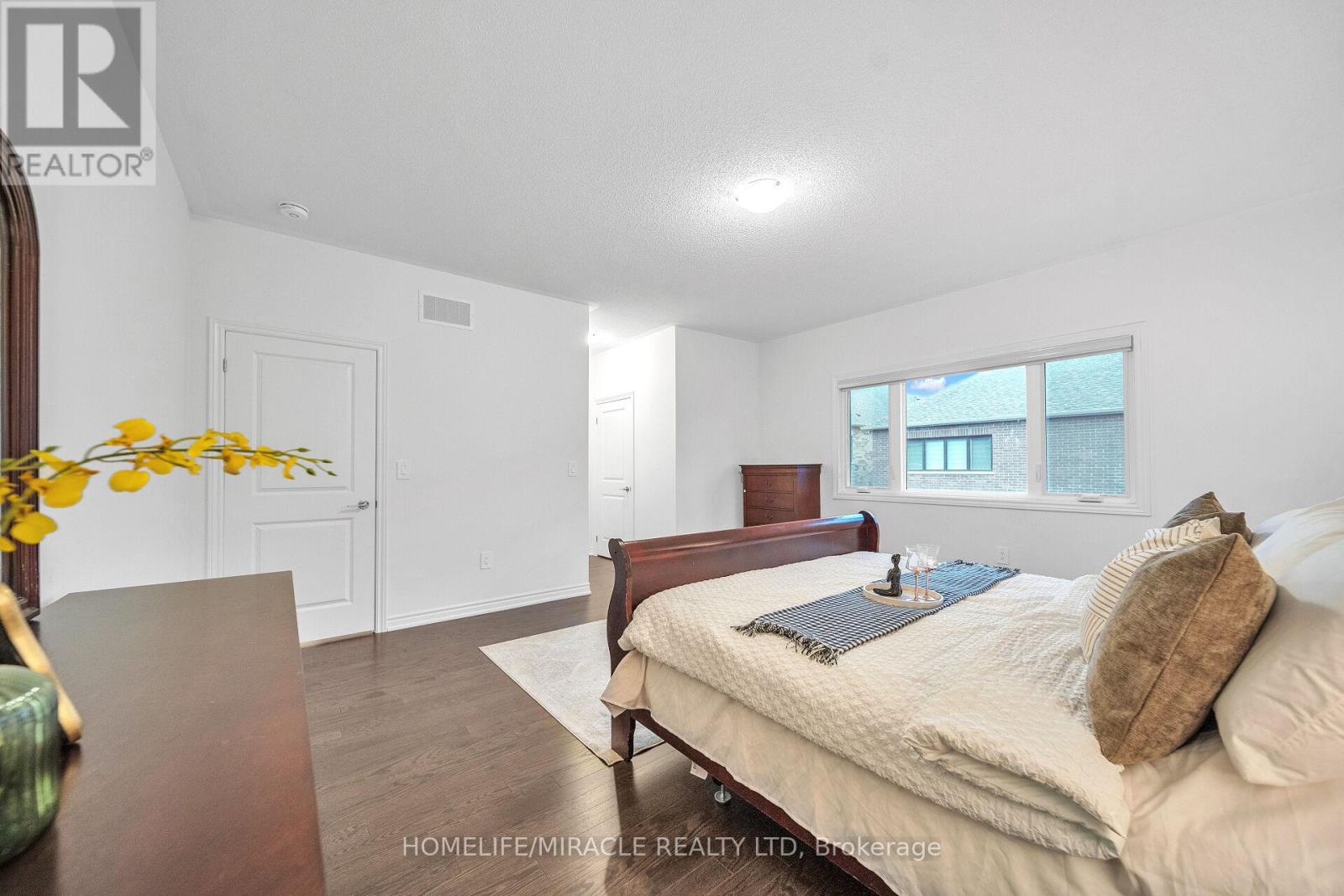 1536 Buttercup Court, Milton, Ontario L9E 2G3 - Photo 25 - W12523242