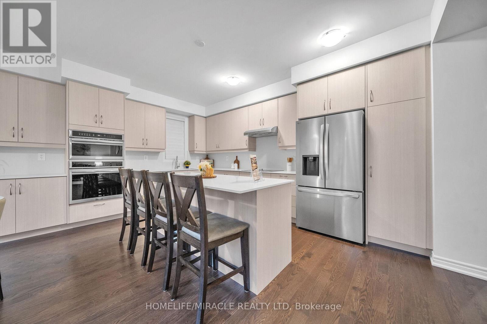 1536 Buttercup Court, Milton, Ontario L9E 2G3 - Photo 16 - W12523242