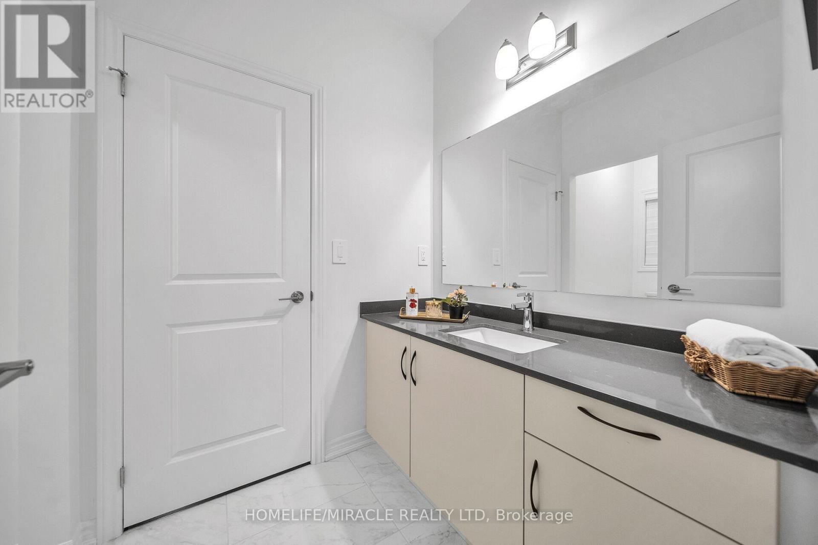 1536 Buttercup Court, Milton, Ontario L9E 2G3 - Photo 29 - W12523242